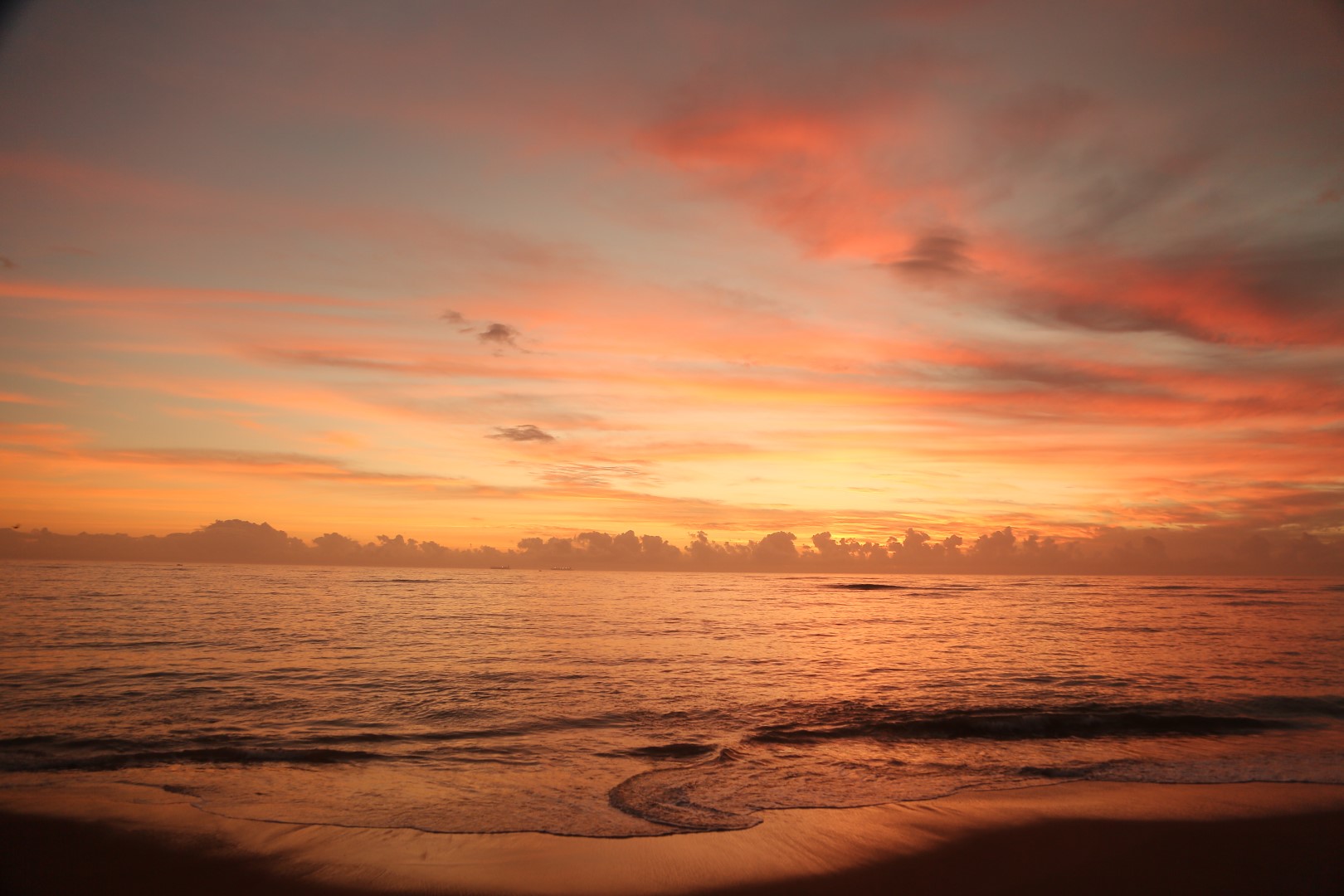 Praia de Barra do Sahy - Nascer do Sol