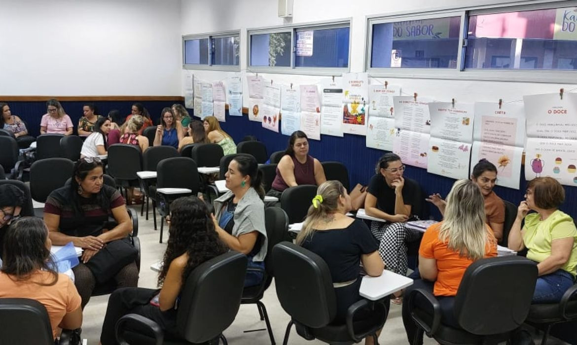 Prefeitura de Aracruz realiza formação com professores alfabetizadores do primeiro ao terceiro ano do Ensino Fundamental