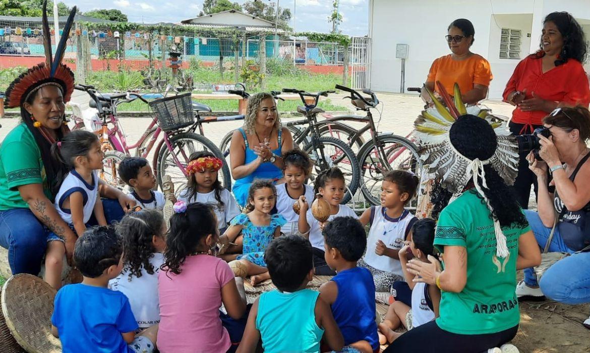 Aracruz está entre os 20 municípios do país que terão a cultura escolar exposta em Livro da Editora Aprende Brasil