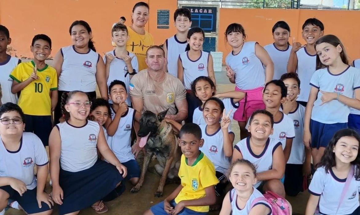 Estudantes da Rede Municipal de Ensino são contemplados com o projeto Agente Canino nas Escolas