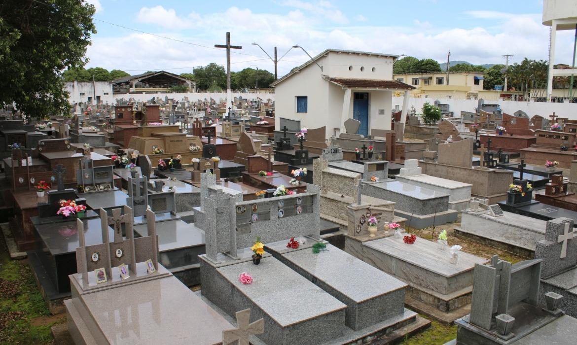 Cemitérios de Aracruz são preparados para o Dia de Finados