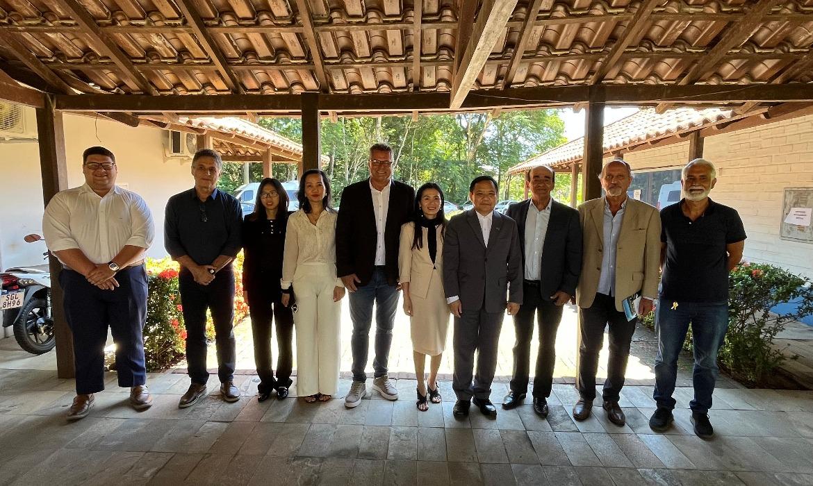 Aracruz recebe visita do Embaixador do Vietnã