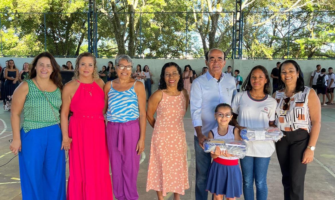 Escolas da Rede Municipal de Ensino realizam grande momento de acolhida a seus estudantes