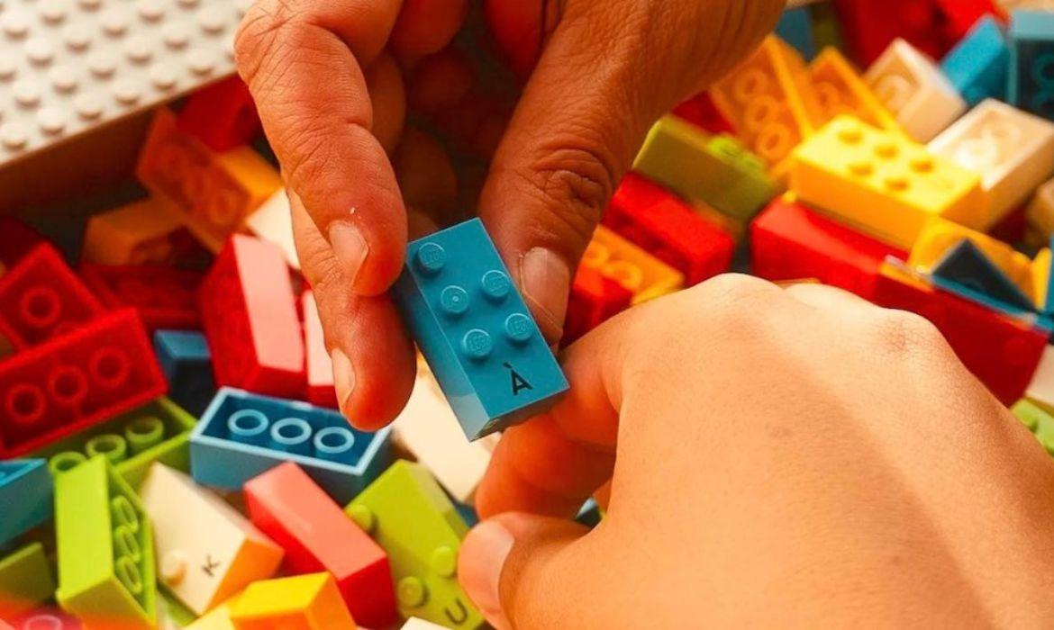 Lego Braille Bricks chega às escolas da Rede Municipal de Aracruz para promover inovação e inclusão