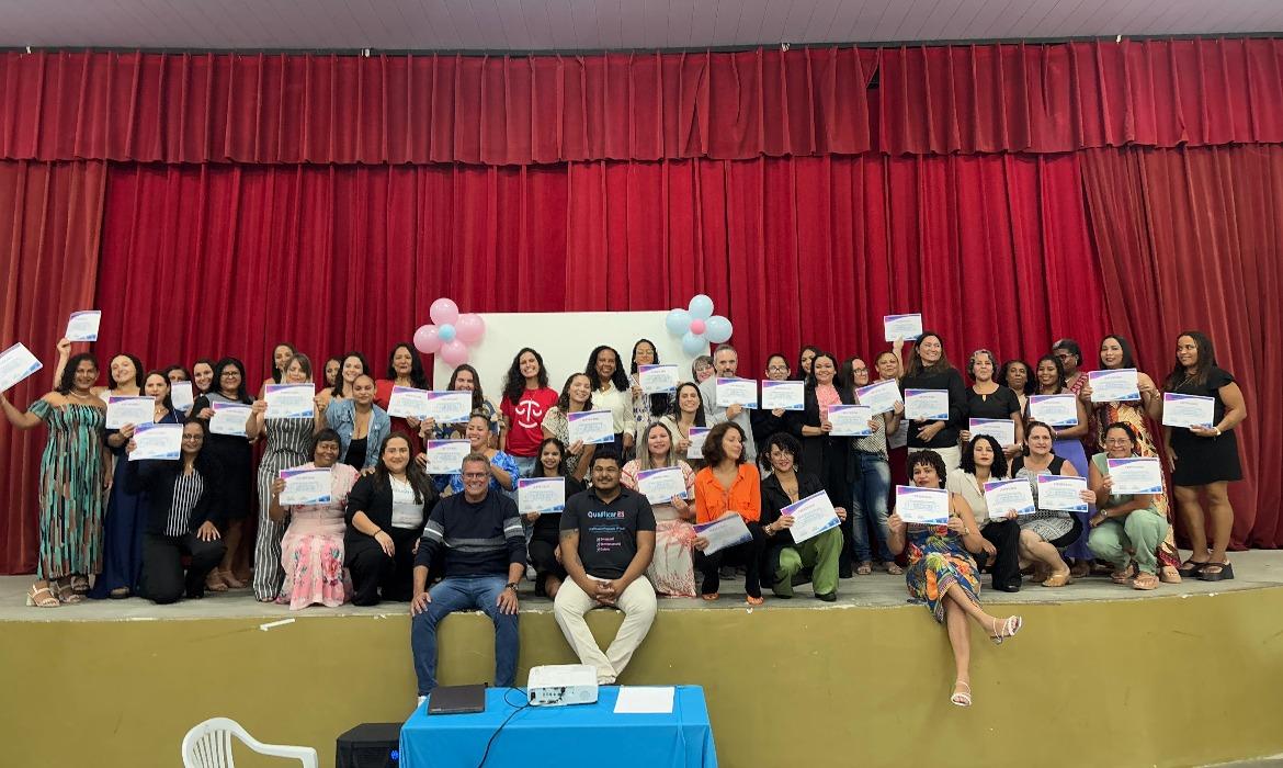 Cerimônia marca formatura de 50 alunos em diversos cursos presenciais do Qualificar ES