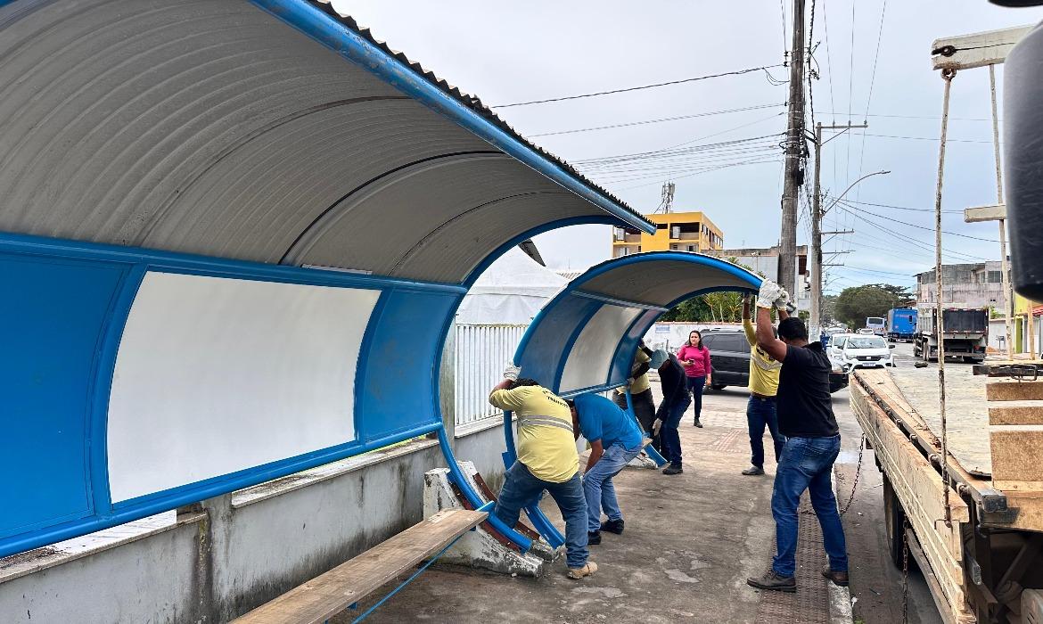 Novos abrigos de ônibus começam a ser instalados em Aracruz