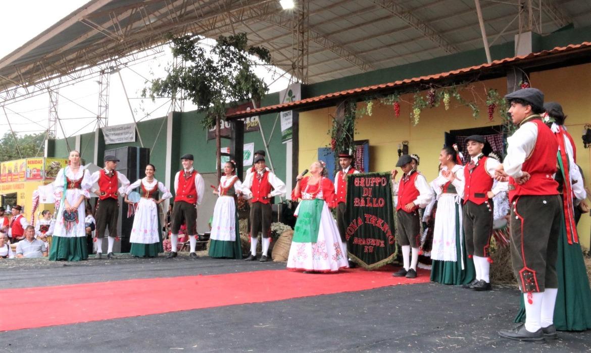Itália Unita chega à 13ª edição fortalecendo a cultura e as tradições italianas em Guaraná - Com o tema “Aracruz: de suas origens à herança italiana”, o distrito de Guaraná, em Aracruz, será palco de um dos eventos culturais mais emblemáticos da região: a 13ª edição da Festa Itália Unita. De 10 a 13 de julho, a comunidade celebrará a rica herança deixada pelos imigrantes italianos por meio da gastronomia, da música, da dança e de momentos que resgatam memórias e valores que moldaram a identidade local.