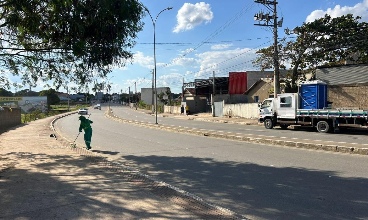 Serviços de limpeza continuam nos bairros de Aracruz dentro do cronograma
