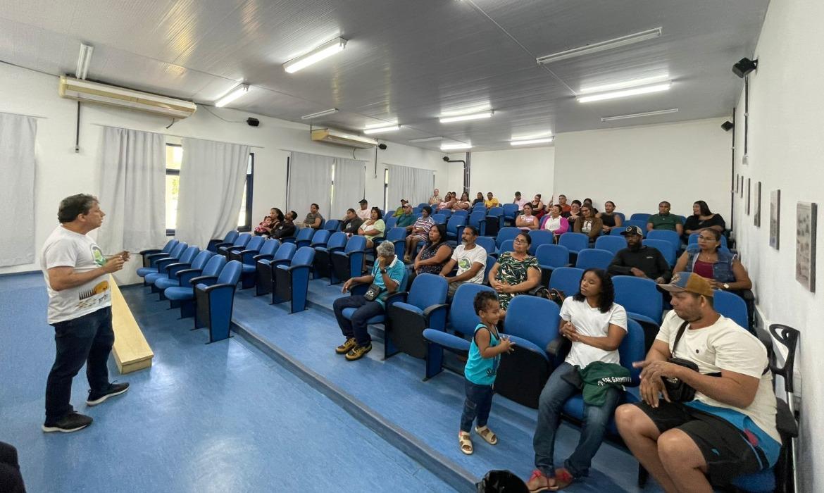 Meio Ambiente promove capacitação de catadores de caranguejo do projeto Vida no Mangue