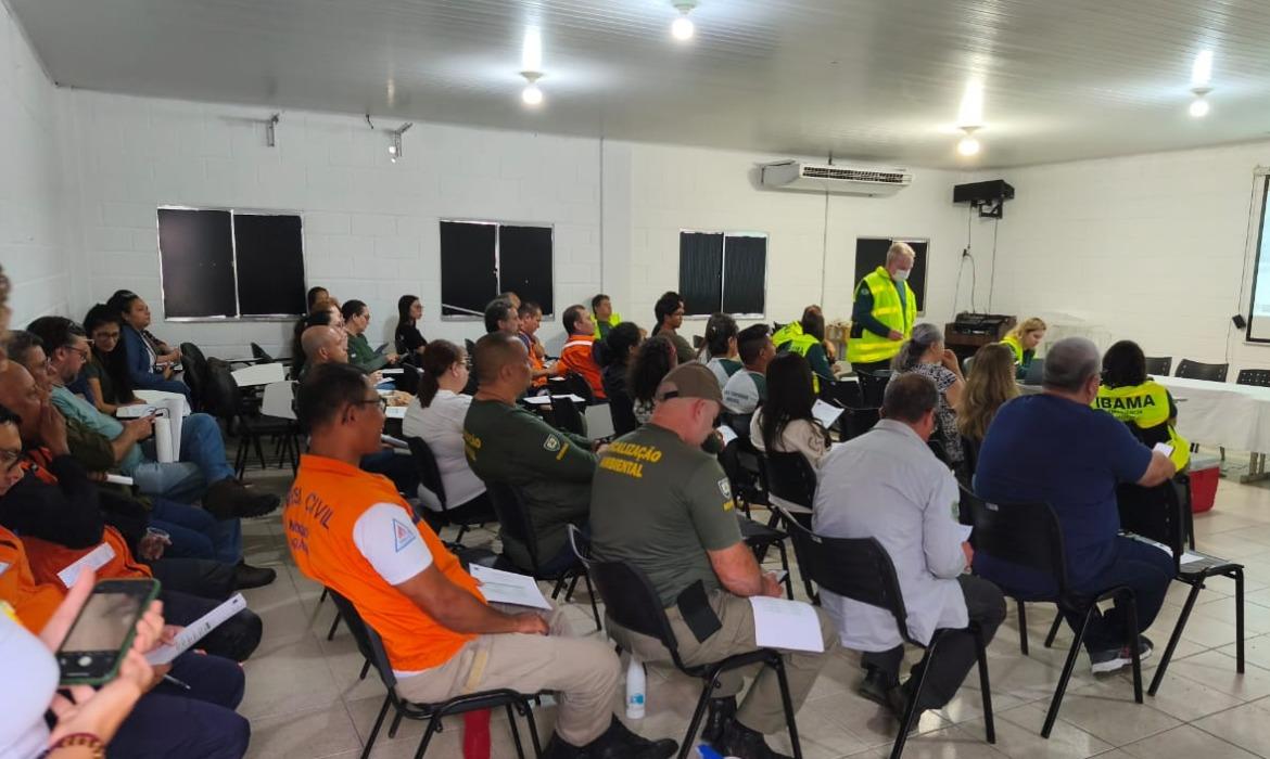 Prefeitura de Aracruz participa do curso Projeto Praia sem Óleo