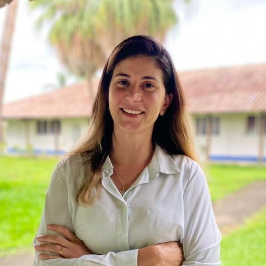 Secretária: Laryssa Viale Baroni