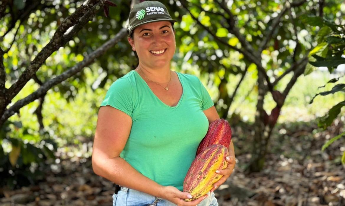 Produtores aprendem manejo do cacau e visitam cultivo referência em curso oferecido pela Semap