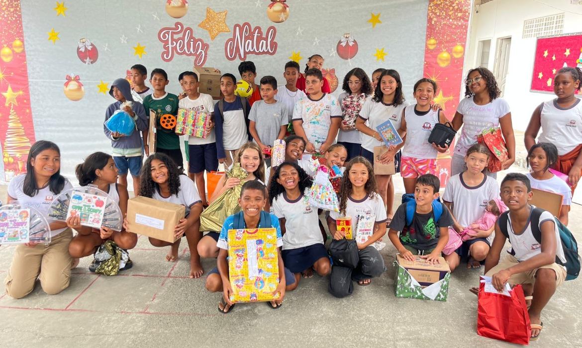 Papai Noel dos Correios estimula a escrita, a expressão artística e o desenvolvimento de habilidades de comunicação de centenas de estudantes da Emef Novo Irajá