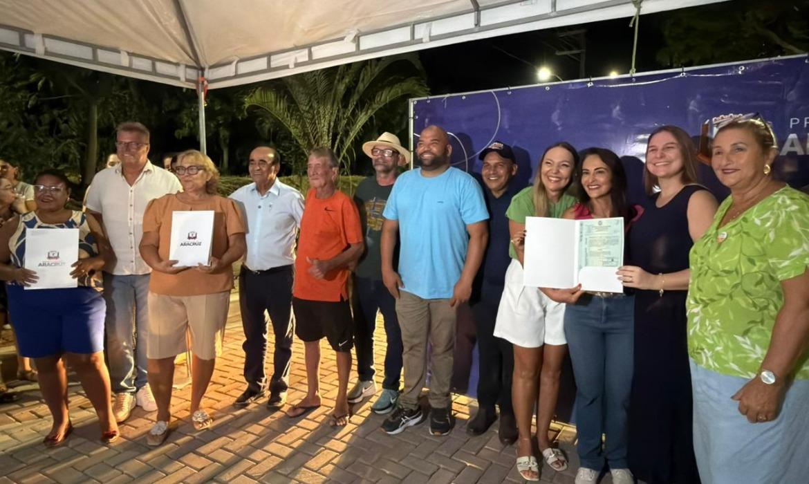 Regularização fundiária garante segurança jurídica a 52 famílias do Santa Marta