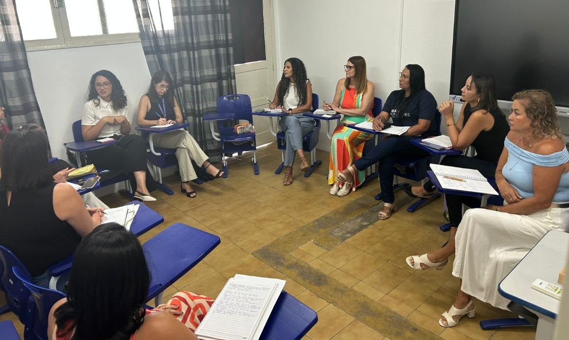 Educação se reúne com Superintendência Regional de Linhares para alinhar ações propostas pelo Regime de Colaboração em 2026