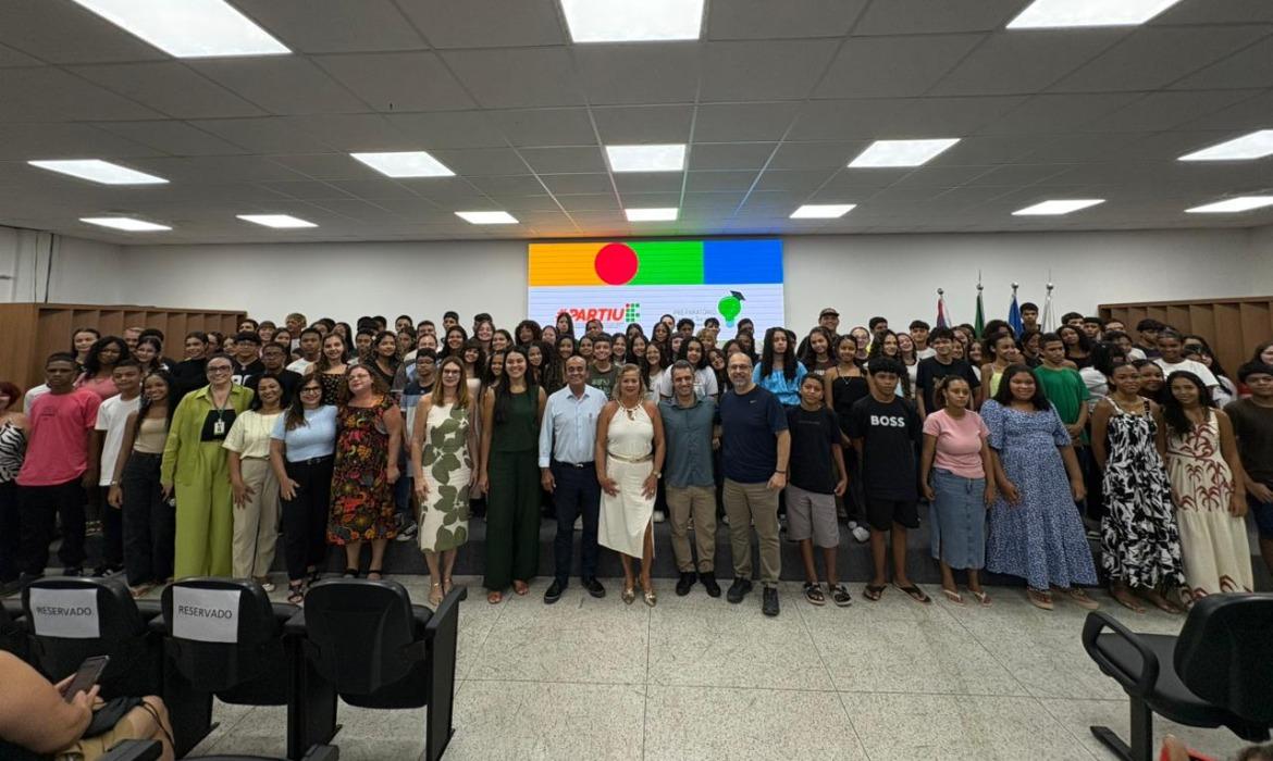 120 estudantes da Rede Municipal de Ensino participam da aula inaugural dos programas Rumo ao Sucesso e Partiu IF