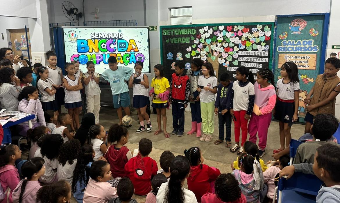 Semana D da BNCC Computação: estudantes de escolas da Rede Municipal de Ensino dão show com apresentações e exposições de trabalhos