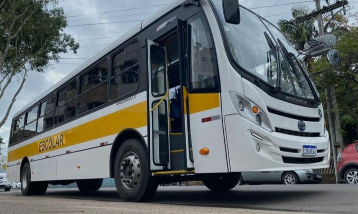 Educação homologa processo de transporte escolar que levará servidores da sede ao litoral