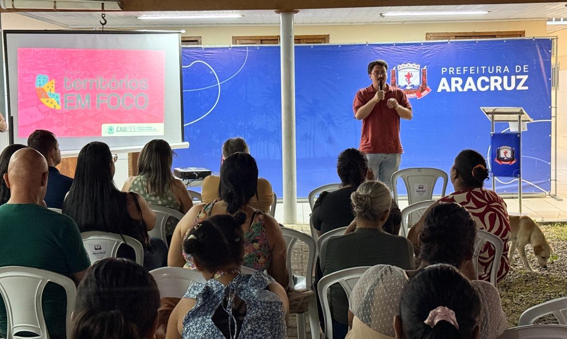 Moradores de São Clemente II conhecem o projeto Territórios em Foco