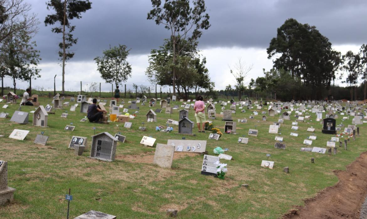 Prefeitura de Aracruz prepara cemitérios para o Dia de Finados