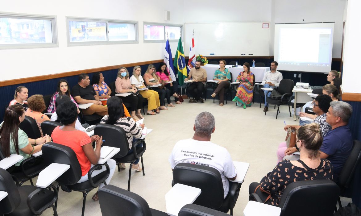 Servidores do Desenvolvimento Social participam de roda de conversa com técnicos da Setades