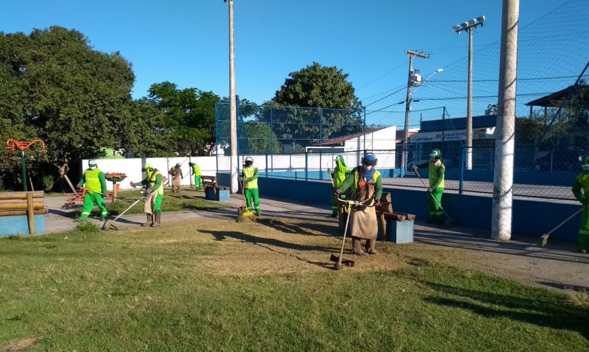 Equipes de roçagem e capina seguem com os trabalhos em diversas comunidades