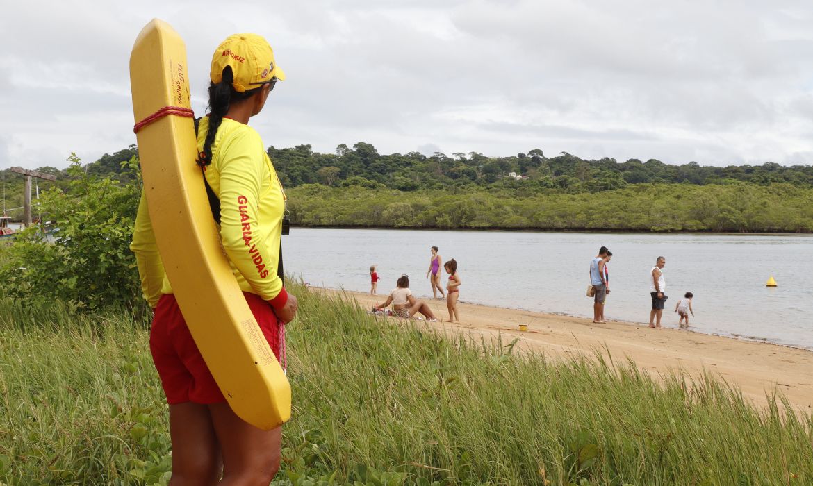 Curso de reciclagem para guarda-vidas segue com inscrições abertas até 18 de agosto