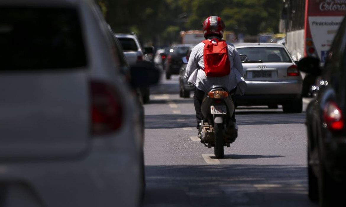 Segurança no trânsito: veja dicas para evitar acidentes com motos