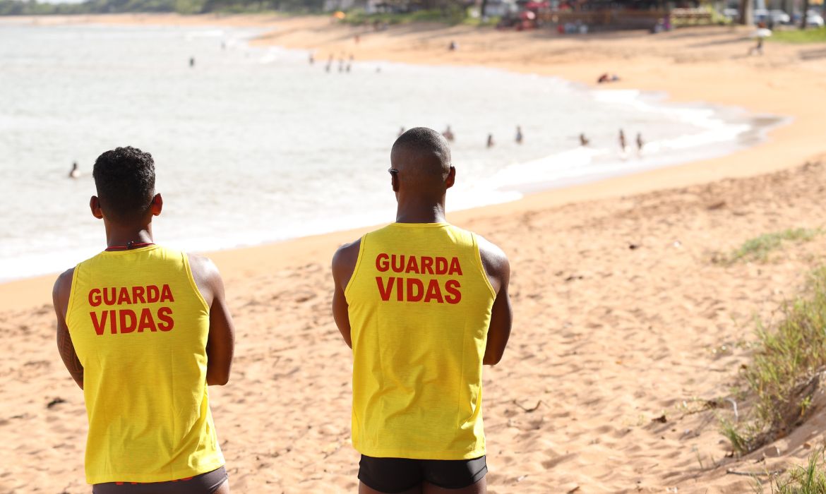 Guarda-Vidas: Corpo de Bombeiros abre inscrições para o Curso de Formação