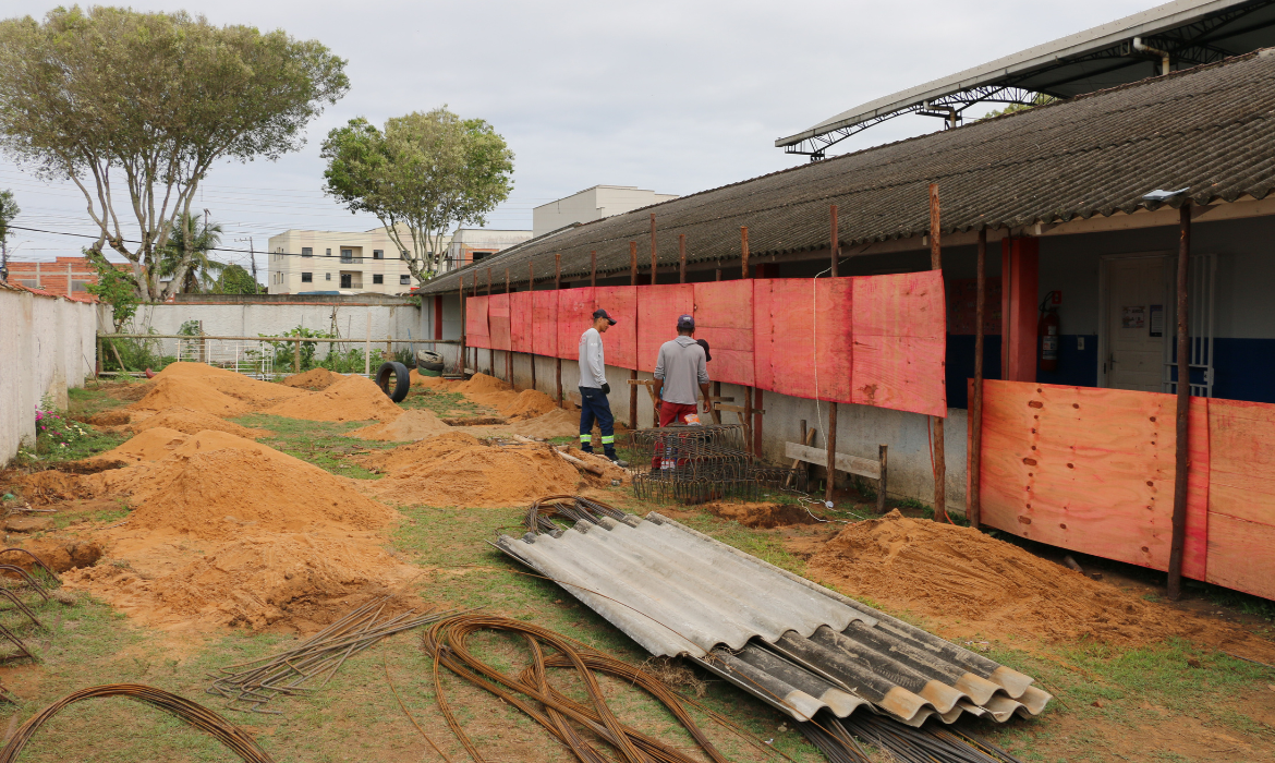 Começam as obras de ampliação da escola de Barra do Sahy