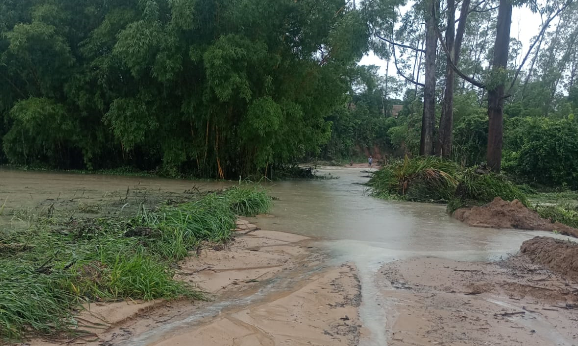 Fortes chuvas em Aracruz comprometem lavouras e deixam estradas rurais intransitáveis