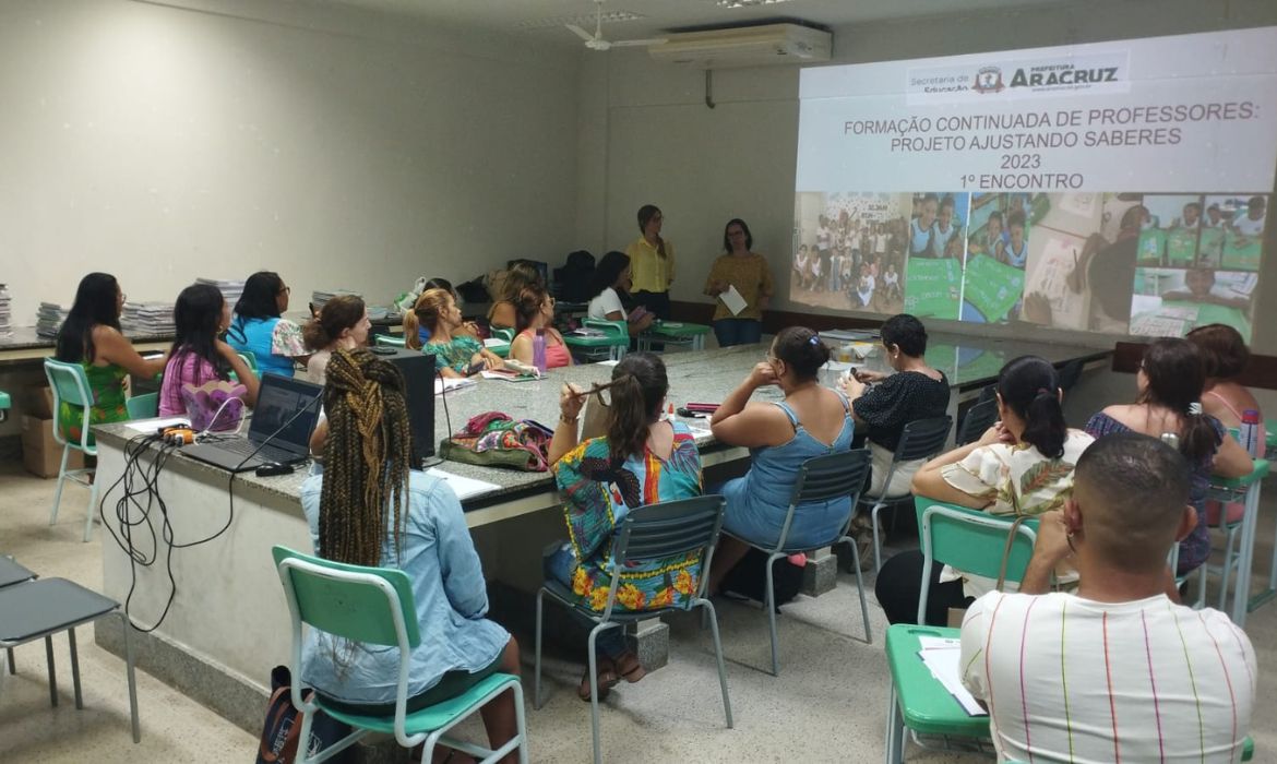 Professores do Projeto Ajustando Saberes participam do 1° Encontro Formativo