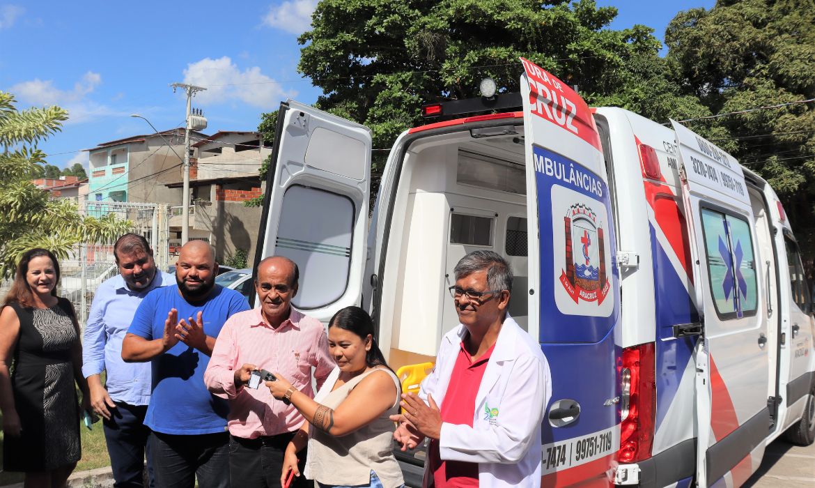 Prefeitura de Aracruz oficializa entrega de duas novas ambulâncias