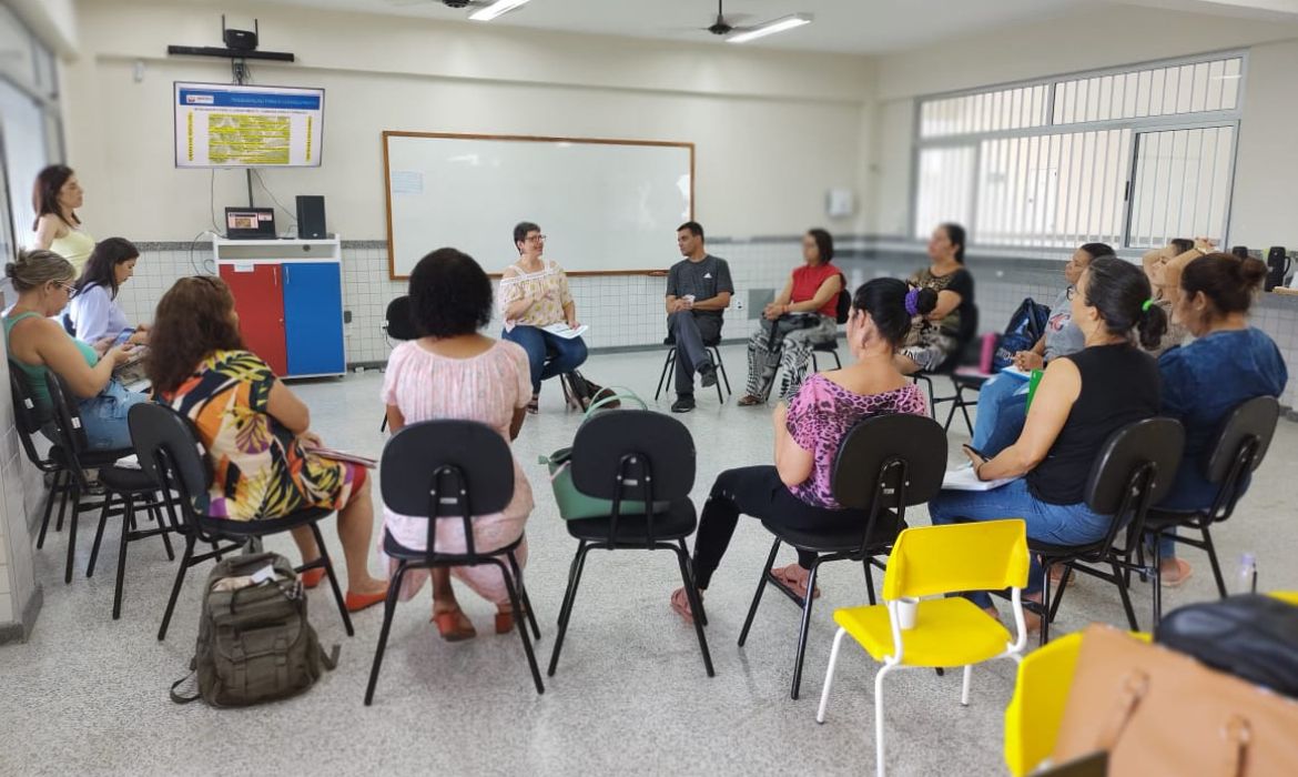 Prefeitura de Aracruz realiza o 1º Encontro de Formação Continuada com professores de AEE e pedagogos da Rede Municipal de Ensino