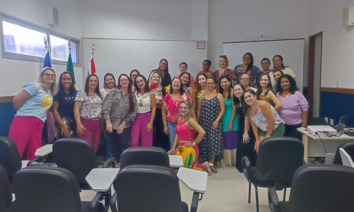 Programa Letrix - Educação e Aprendizagem: equipe pedagógica da Rede Municipal de Ensino recebe formação para auxiliar estudantes a desenvolverem a leitura e escrita