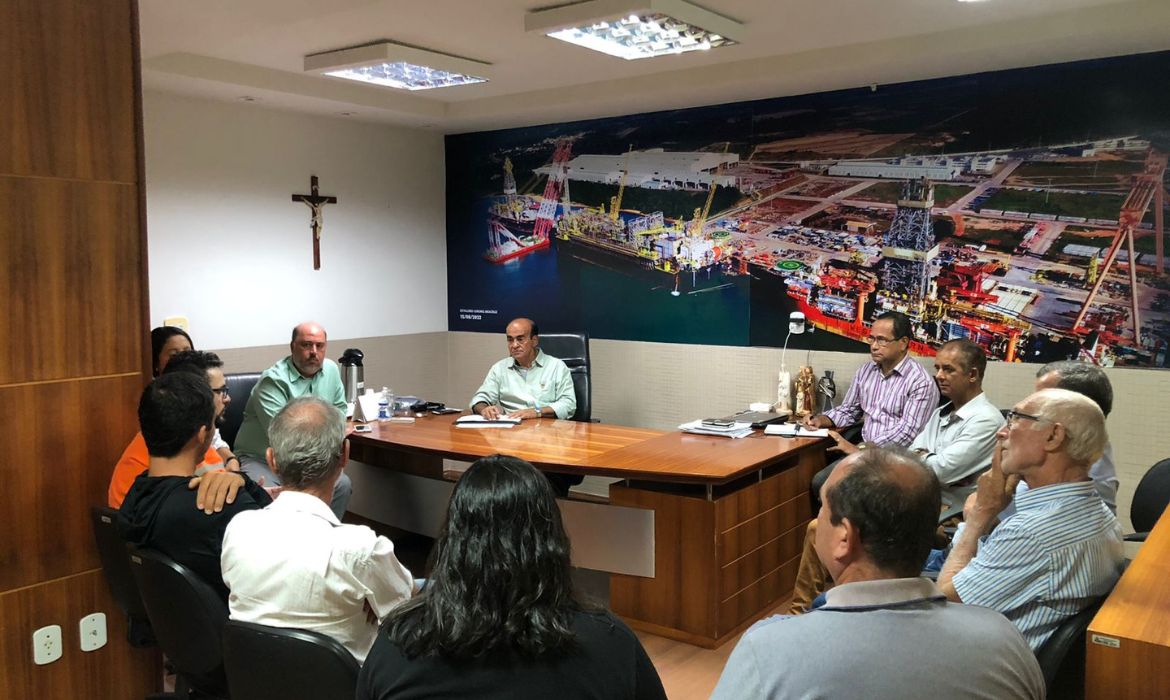 Dr. Coutinho recebe Associação de Produtores Rurais de Cachoeiro do Riacho para viabilizar apoio à comunidade afetada pelas chuvas