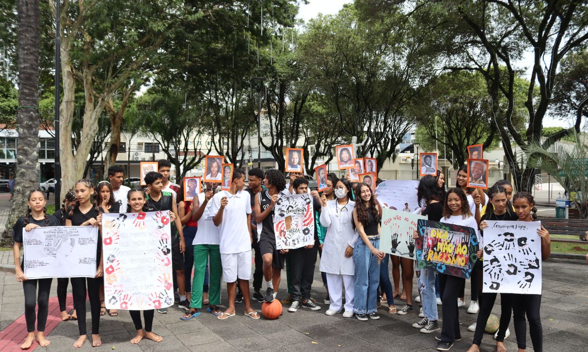 Semana de Promoção da Igualdade Racial (Consciência Negra): alunos da Rede Municipal de Ensino dão show com apresentações culturais