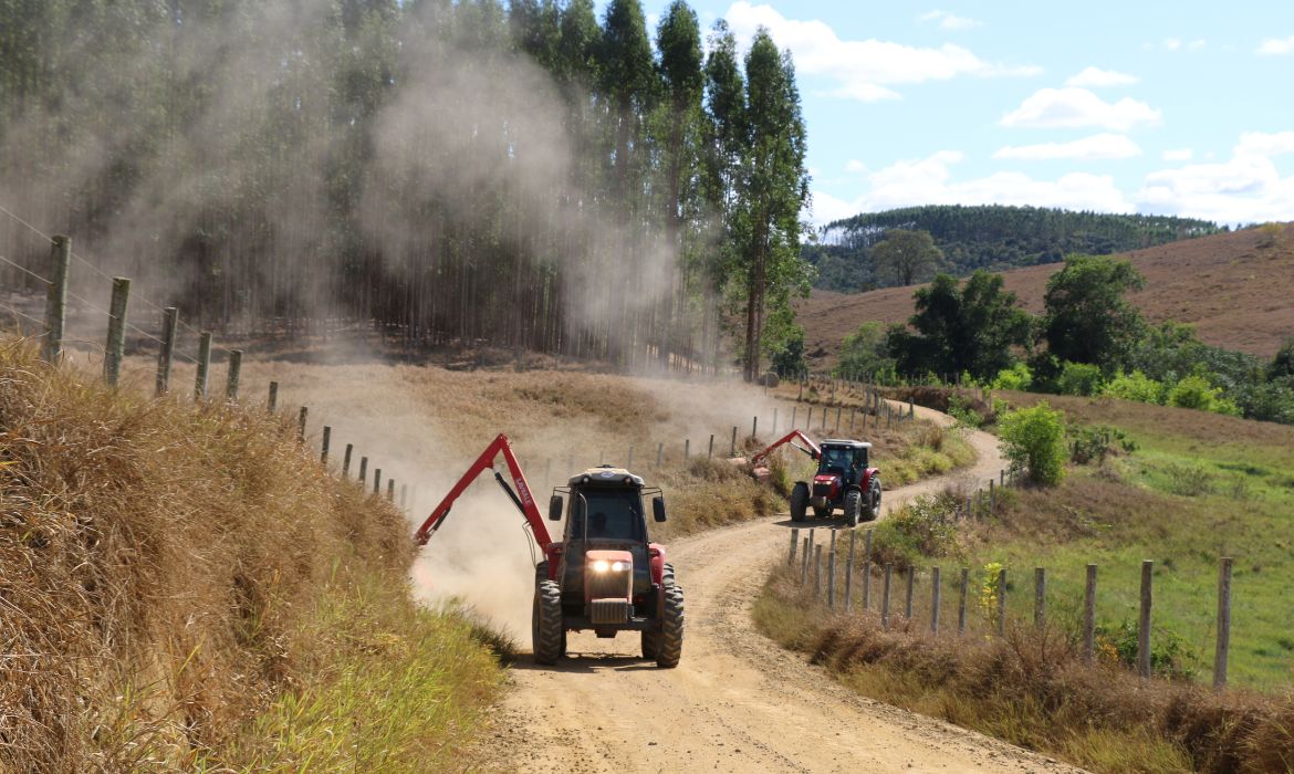 Prefeitura intensifica ações em benefício ao homem do campo