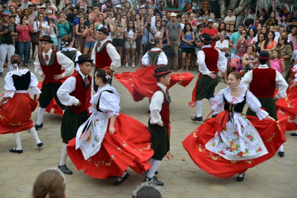 Primeiro Encontro de Dança vai reunir cerca de 50 dançarinos no sábado (30), no Teatro Municipal