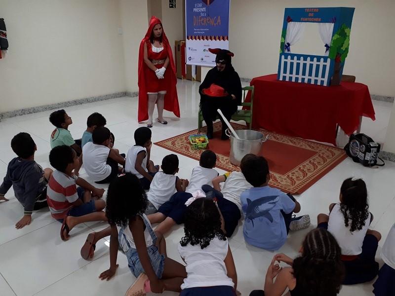 Contação de história “Hora do Conto” interage e diverte alunos dos Centros Municipais de Educação Infantil