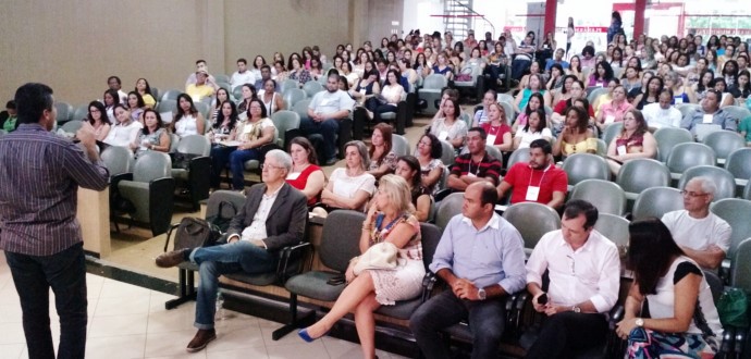 Servidores participam do II Encontro de Formação dos Trabalhadores do Sistema Único de Serviço Social