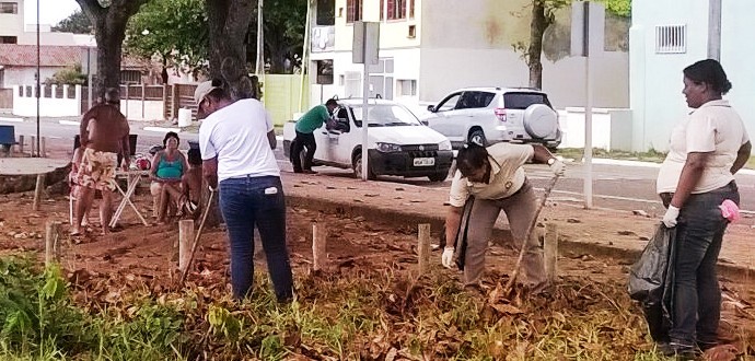 Catação de caramujo é realizada nas praias do município