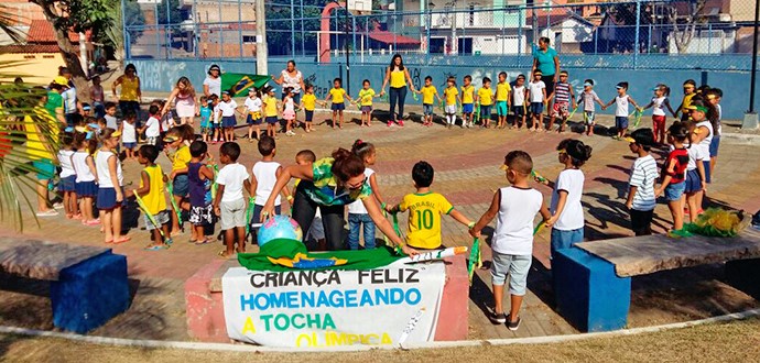 Educação: CMEI Criança Feliz realiza homenagem à passagem da Tocha Olímpica no município