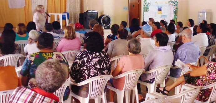 Idosos participam de atividades no Dia Mundial de Conscientização da Violência Contra a Pessoa Idosa