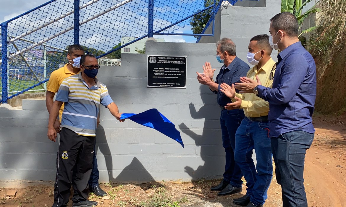 Prefeitura de Aracruz inaugura arquibancadas do campo de futebol do bairro de Fátima, o popular Geraldão