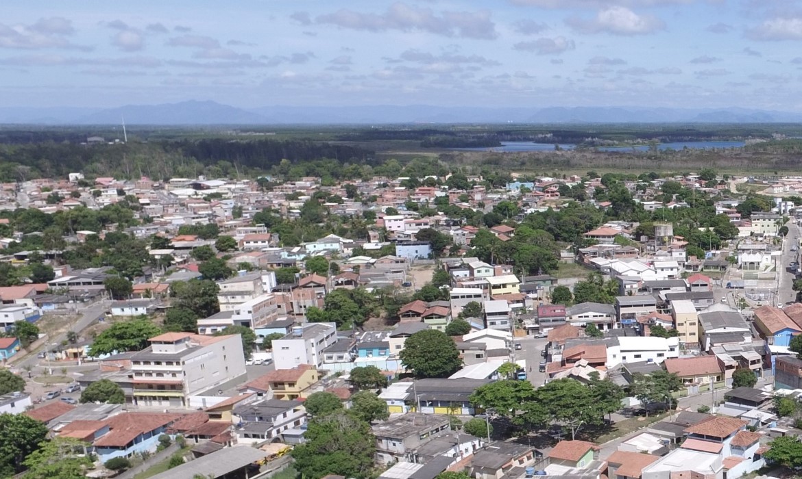 Prefeitura de Aracruz e entidades entregam cartões de auxílio alimentação a 130 famílias