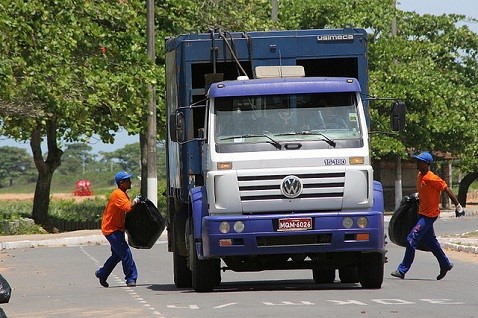 INFRAESTRUTURA E TRANSPORTES - Horário da coleta de lixo pode ser consultado no site da Prefeitura