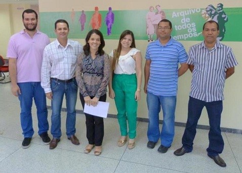 Funcionários da Prefeitura de Aracruz fazem visita técnica ao arquivo estadual