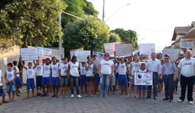 Caminhada de mobilização contra as drogas marca o início da Campanha Socioeducativa em Guaraná