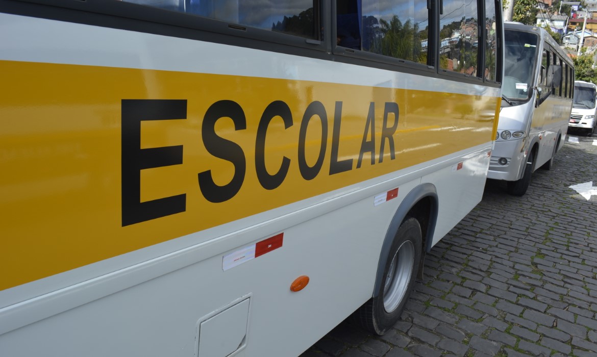 Lei Municipal 4265/19 organiza operação da atividade de fretamento e de transporte escolar